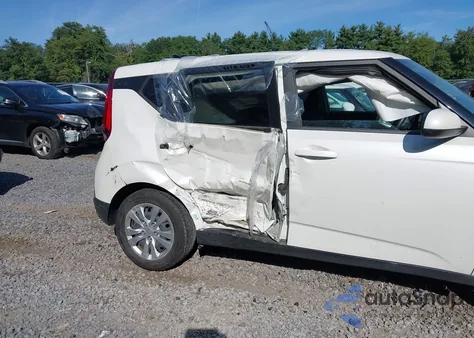 2022 Kia Soul Lx z USA, uszkodzony, nr VIN KNDJ23AU6N7798987